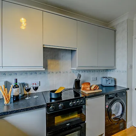 2 Bed In 91622 펜션 스카버러