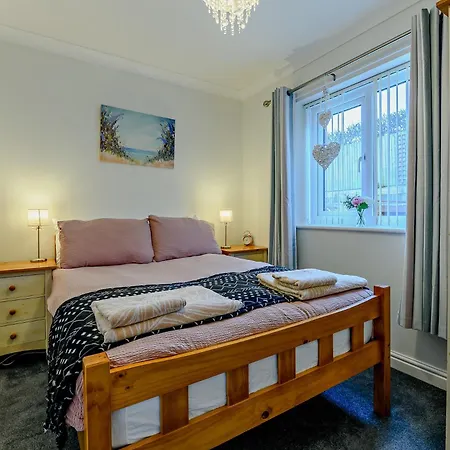 2 Bed In 91622 *
